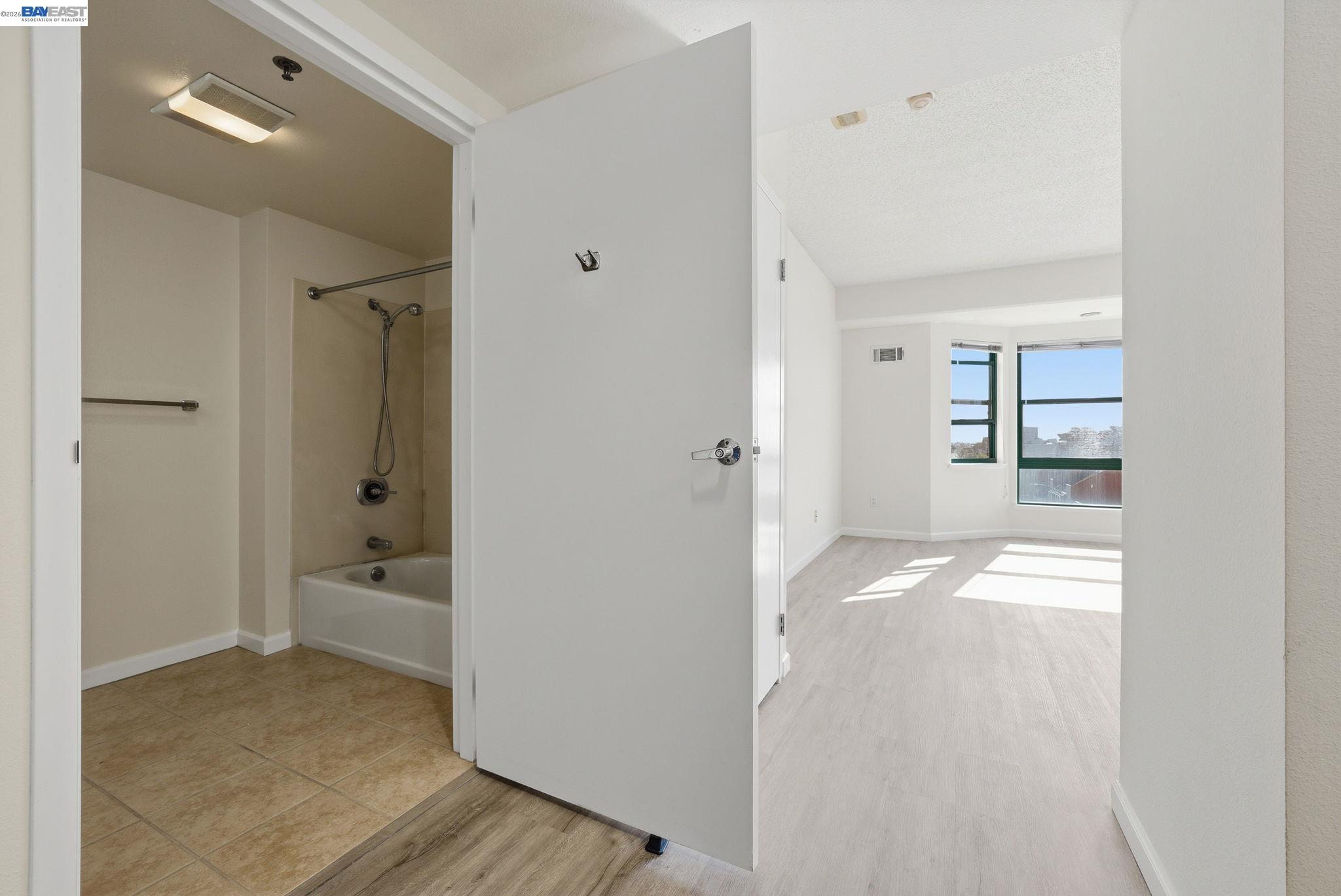 989 Webster Street, Unit 443 Oakland, CA 94607 - Photo 6 of 44