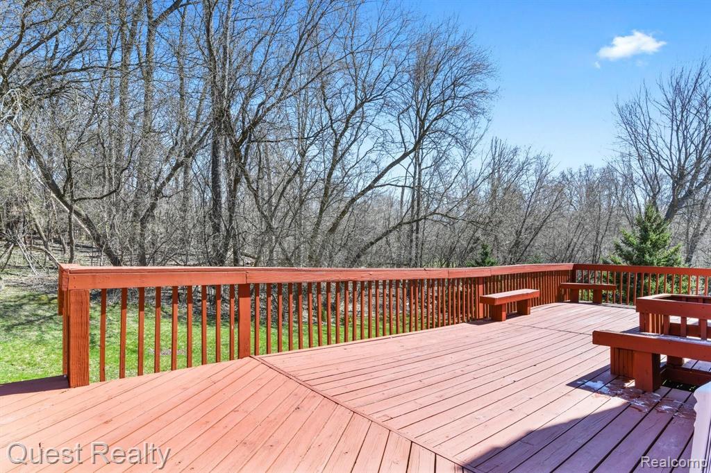283 Tanglewood Drive Rochester, MI 48309 - Photo 3 of 29