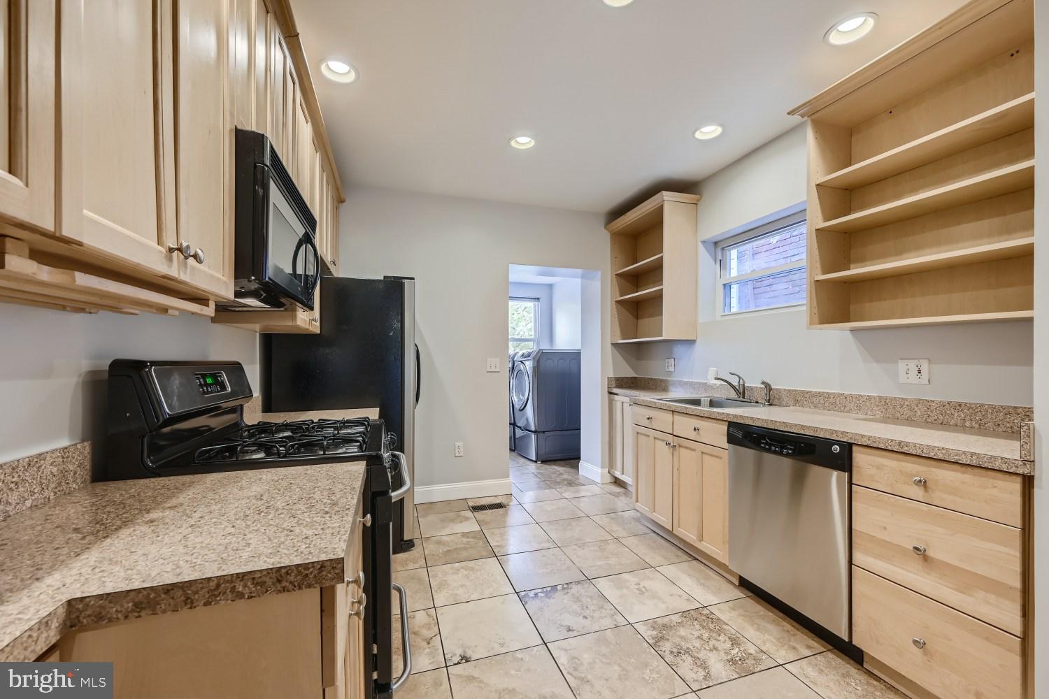 816 West 37th Street Baltimore, MD 21211 - Photo 10 of 33