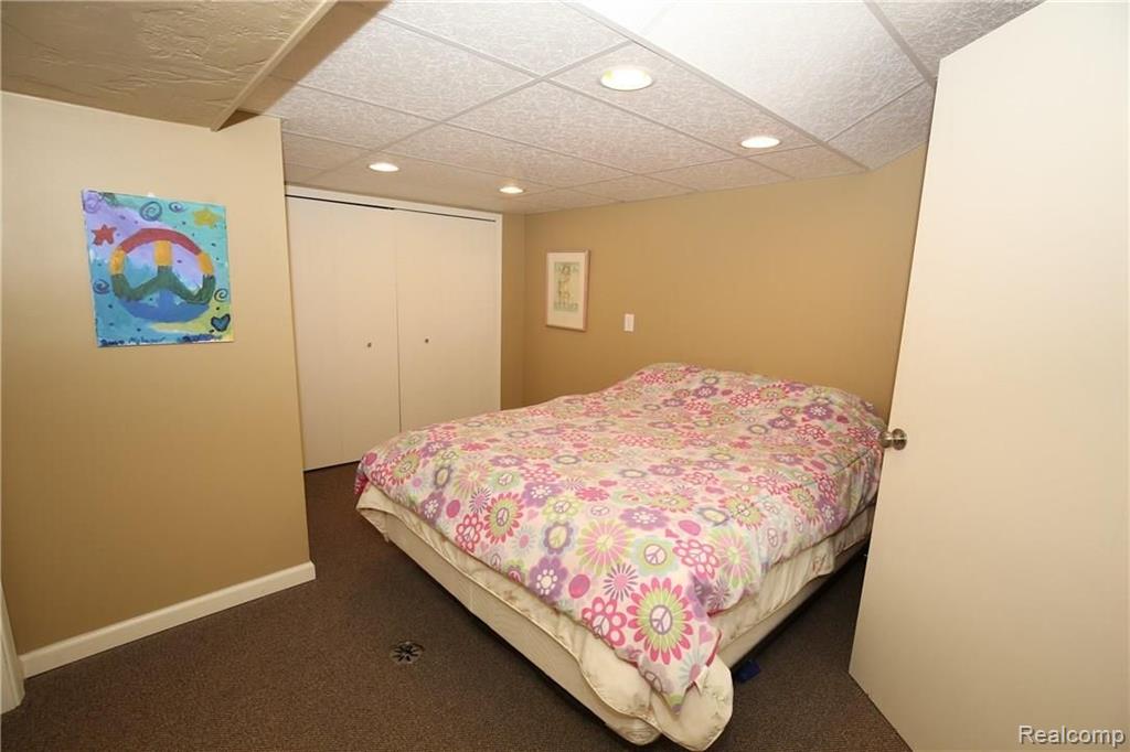 925 Bridgestone Drive Rochester Hills, MI 48309 - Photo 40 of 54