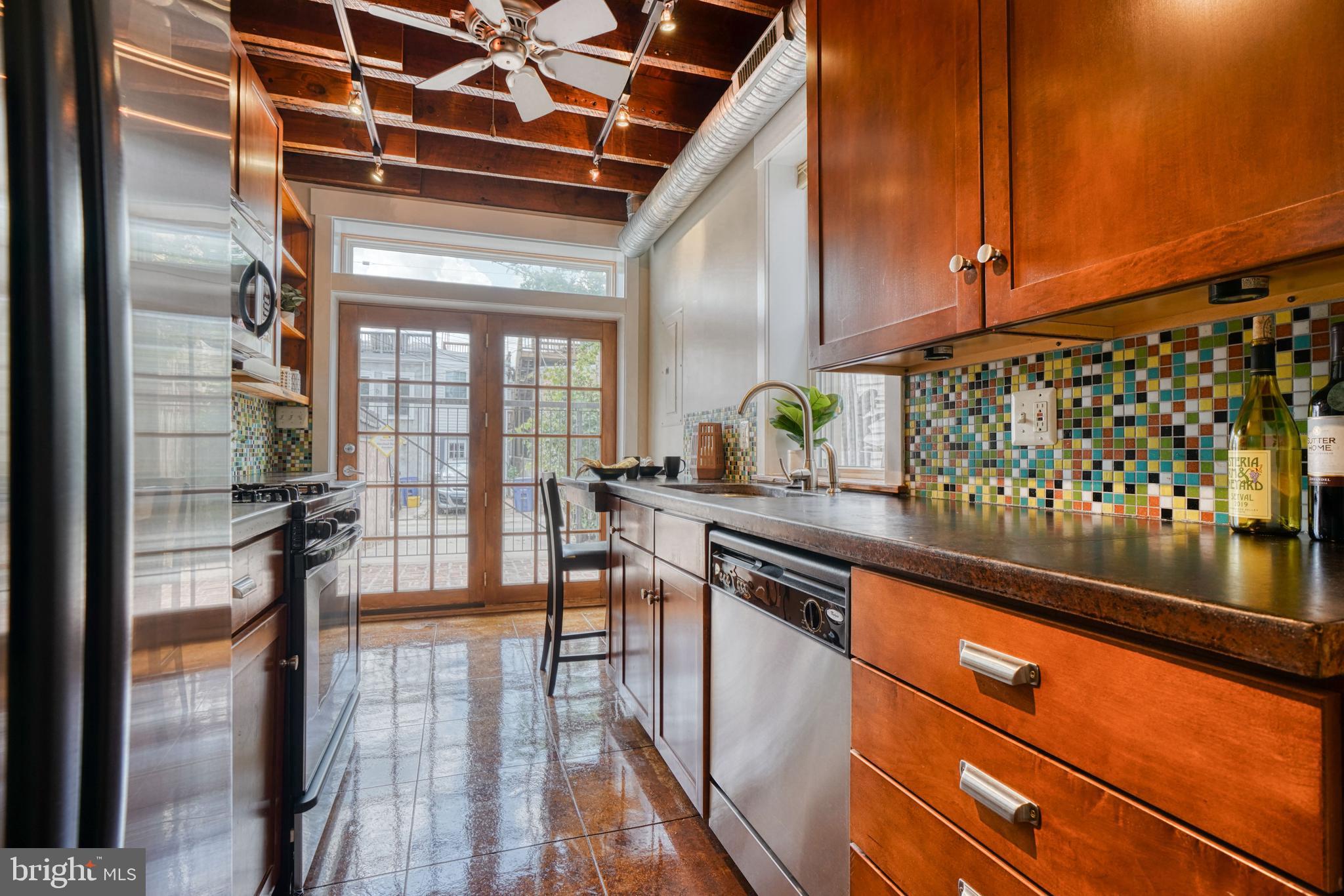 1446 Riverside Avenue Baltimore, MD 21230 - Photo 12 of 60