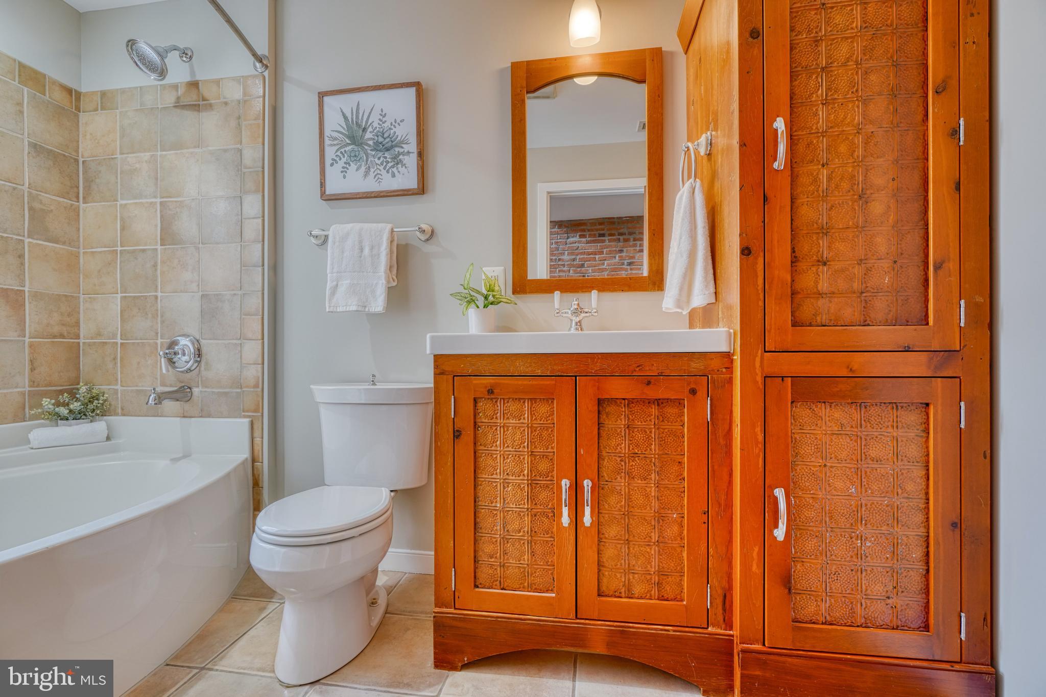 1446 Riverside Avenue Baltimore, MD 21230 - Photo 26 of 60 2nd floor hall full bathroom