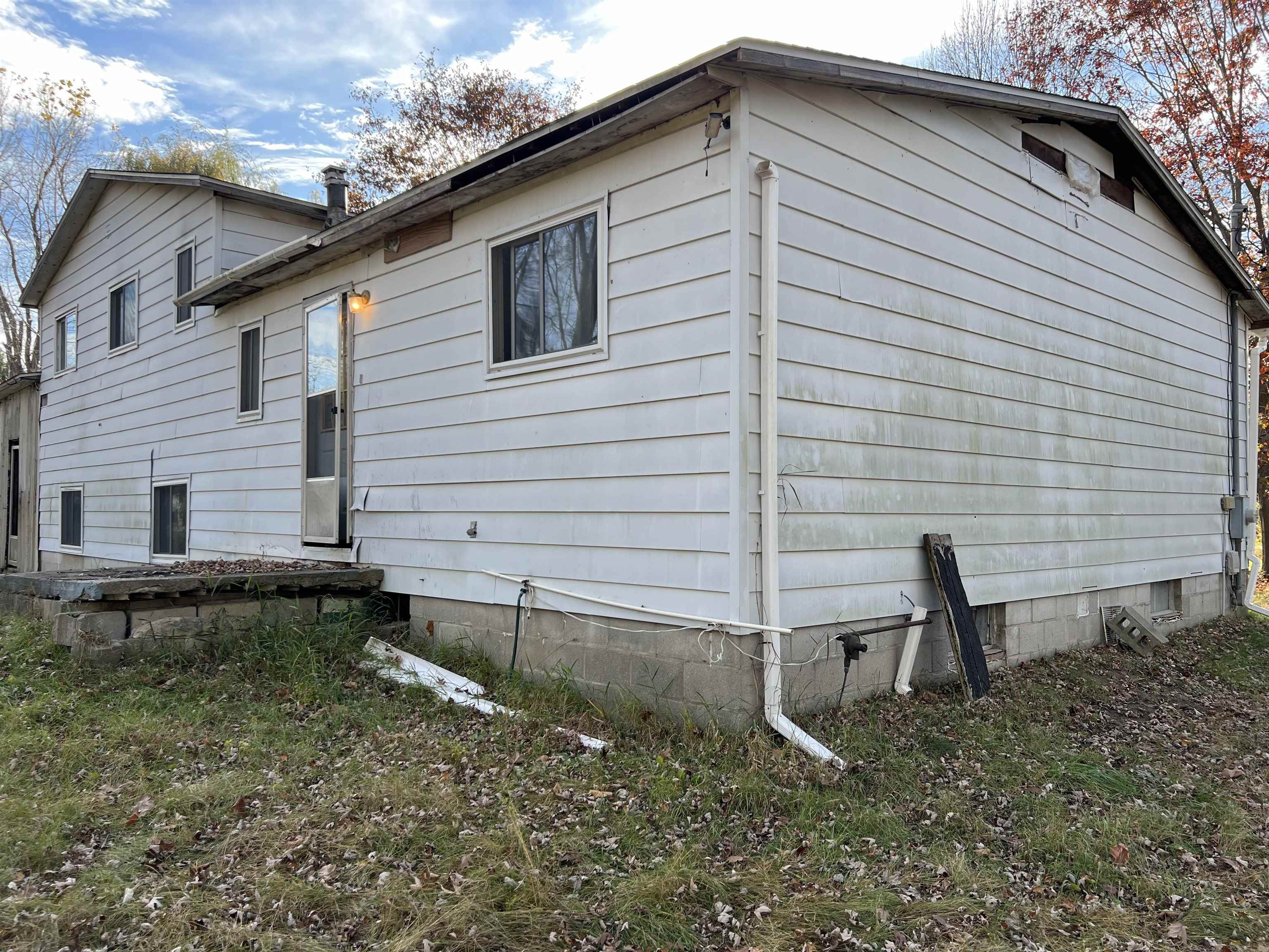 9354 Morrish Road Montrose, MI 48457 - Photo 14 of 16 50159726-cd5cea5f-5dda-4801-af41-42f29687d77f.JPG