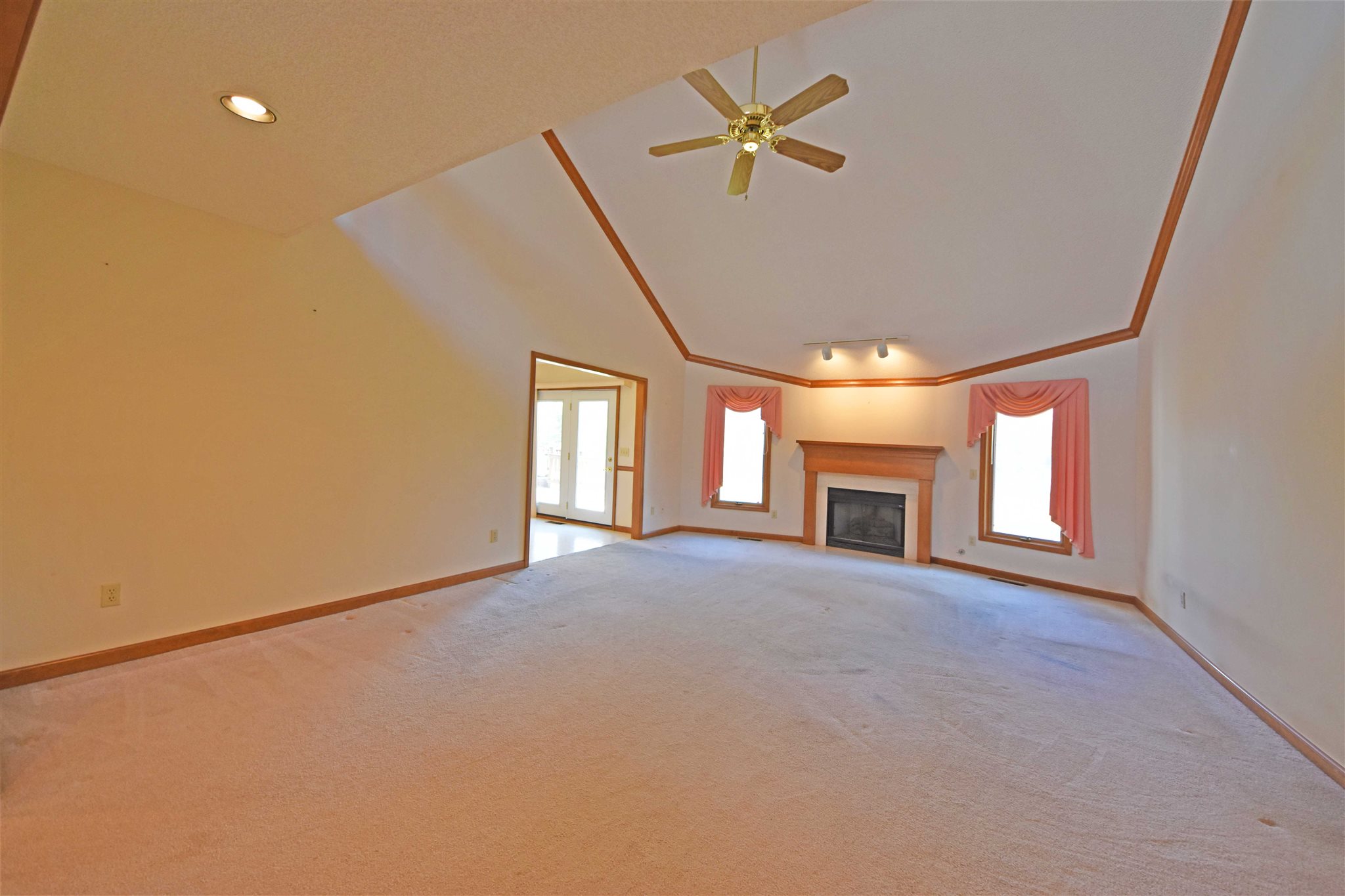 6122 Spring Pond Road Fort Wayne, IN 46845 - Photo 9 of 29