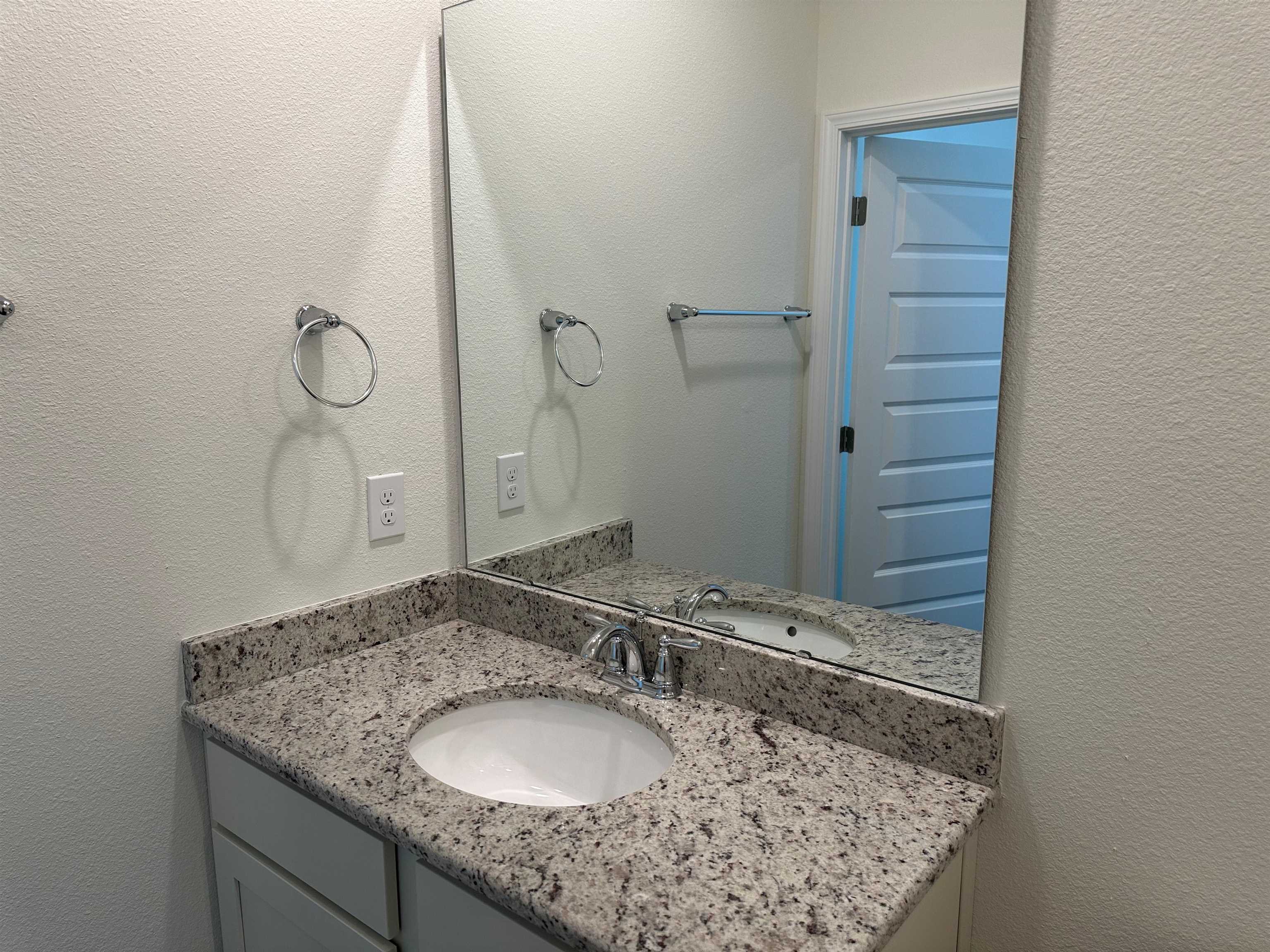 1808 Carly Street, Unit 13 Foley, AL 36535 - Photo 22 of 33 Guest Bath