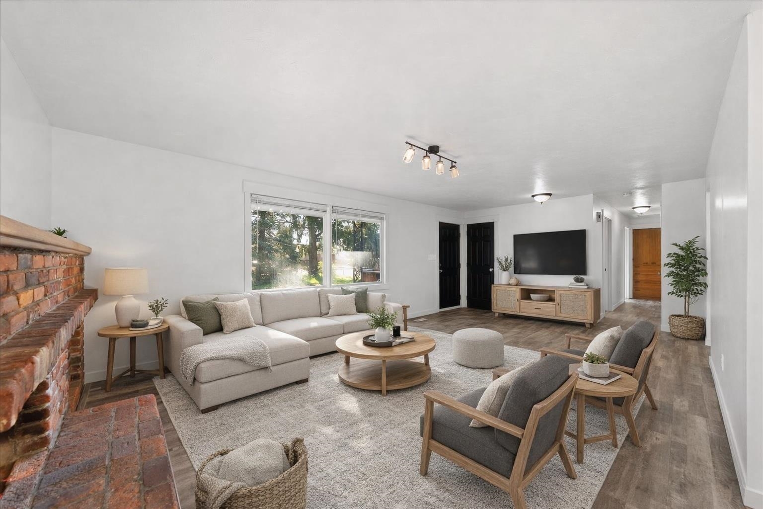 9115 North Wall Street Spokane, WA 99218 - Photo 2 of 25