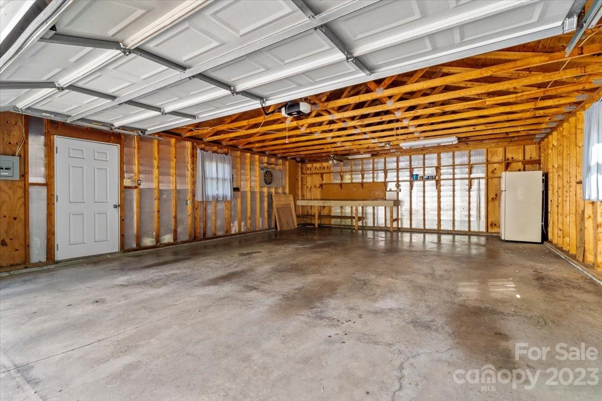 12112 Painted Tree Road Charlotte, NC 28226 - Photo 28 of 41 a view of an empty room