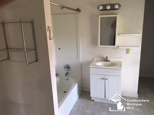 1041 West Temperance Road Temperance, MI 48182 - Photo 8 of 12