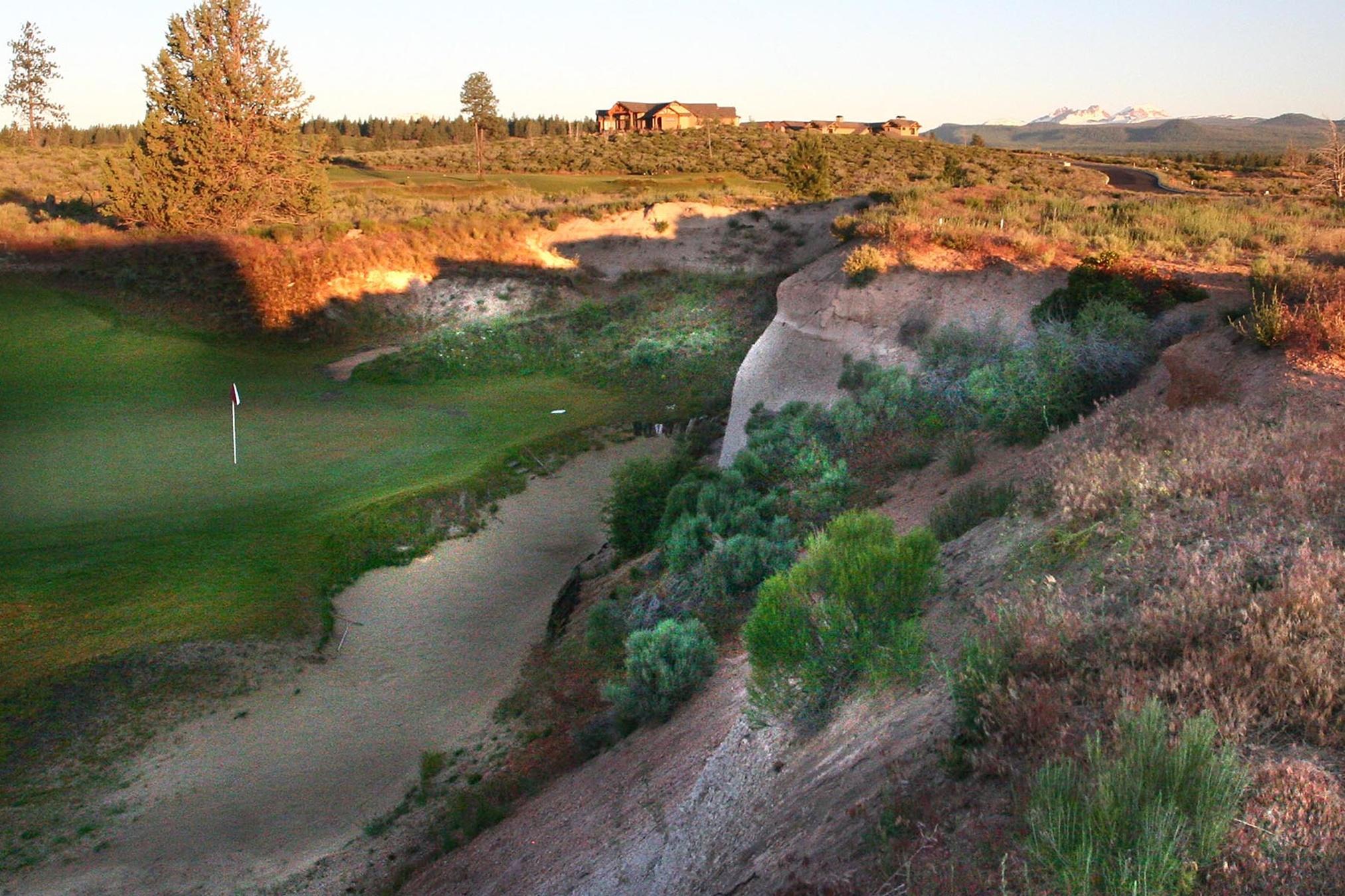 61288 Howe Way Bend, OR 97702 - Photo 13 of 14 23 - Sand Trap w. Mtns.