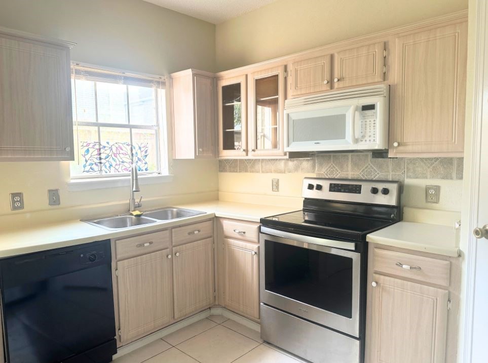 7575 Cambridge Street, Unit 1902 Houston, TX 77054 - Photo 4 of 10
