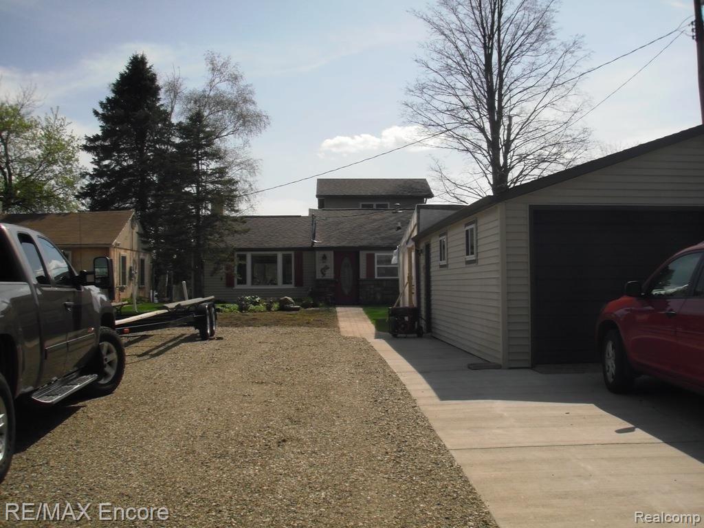 2231 West Fork Road Lapeer, MI 48446 - Photo 31 of 35 P5100062.jpg