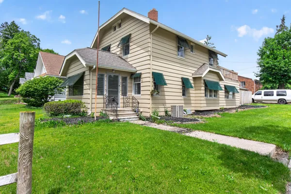 $220,000 | 802 Oakridge Drive, Jackson, MI 49203