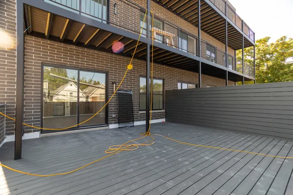 $3,295 | 2042 West Irving Park Road, Unit 205, Chicago, IL 60618