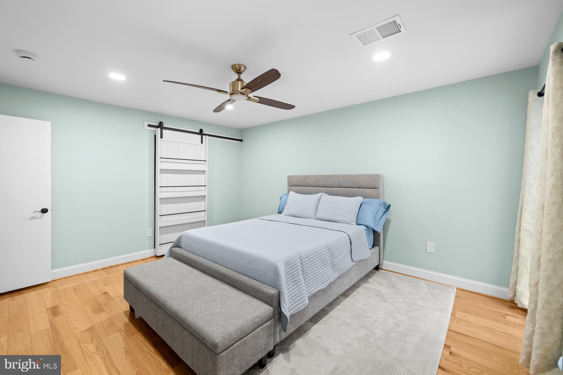 9820 Georgia Avenue, Unit 21302 Silver Spring, MD 20902 - Photo 17 of 24