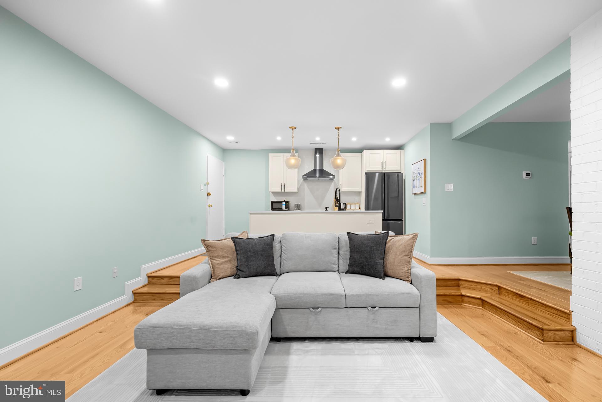 9820 Georgia Avenue, Unit 21302 Silver Spring, MD 20902 - Photo 4 of 24