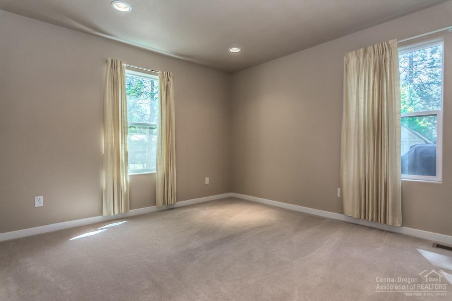 19449 Apache Road Bend, OR 97702 - Photo 15 of 25 Additional Photo