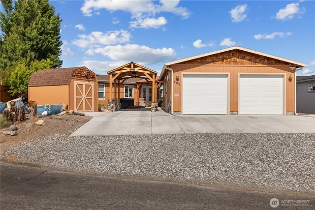 $460,000 | 205 Fairway Place South, Mattawa, WA 99349