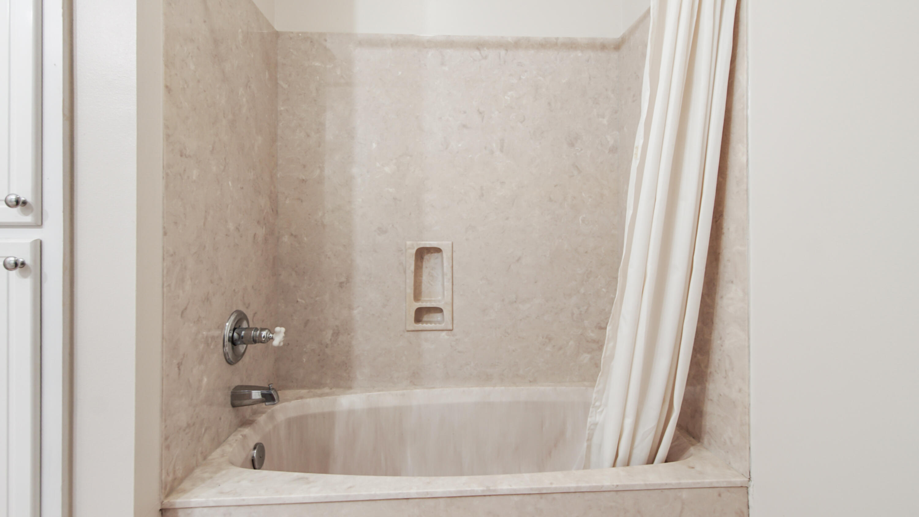 1333 Parrish Road Florala, AL 36442 - Photo 19 of 48 a bathroom with a bathtub