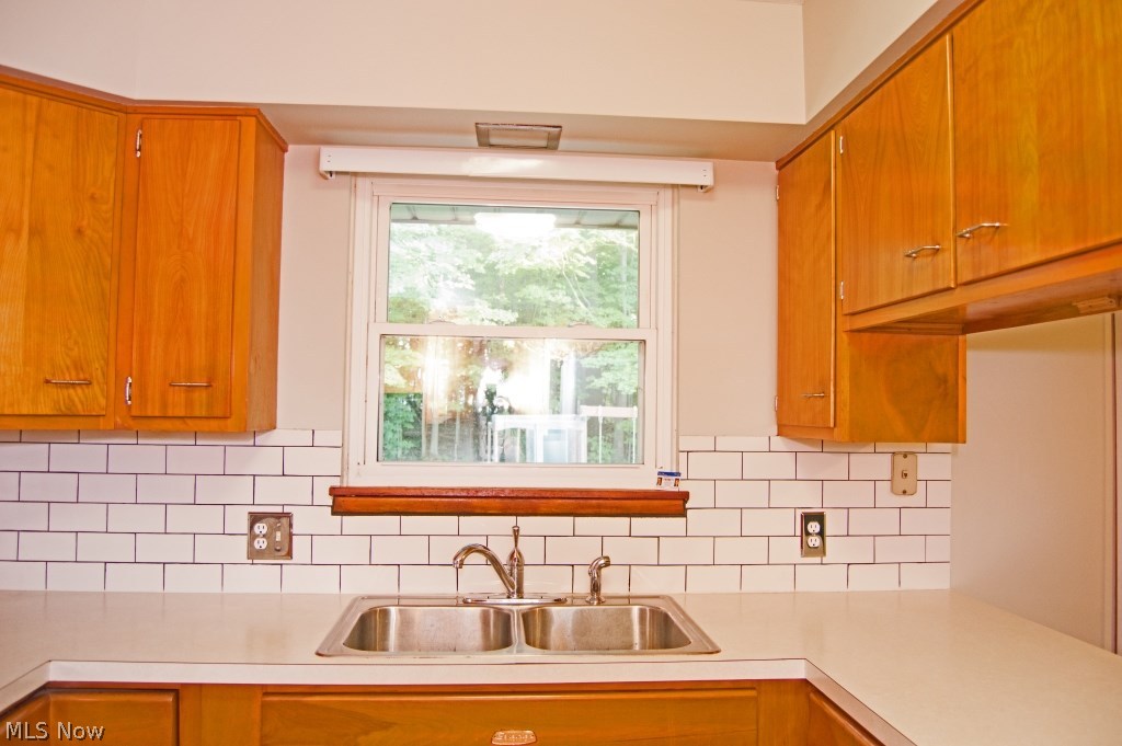 226 Habant Road Amherst, OH 44001 - Photo 17 of 32 Gallery Image 17