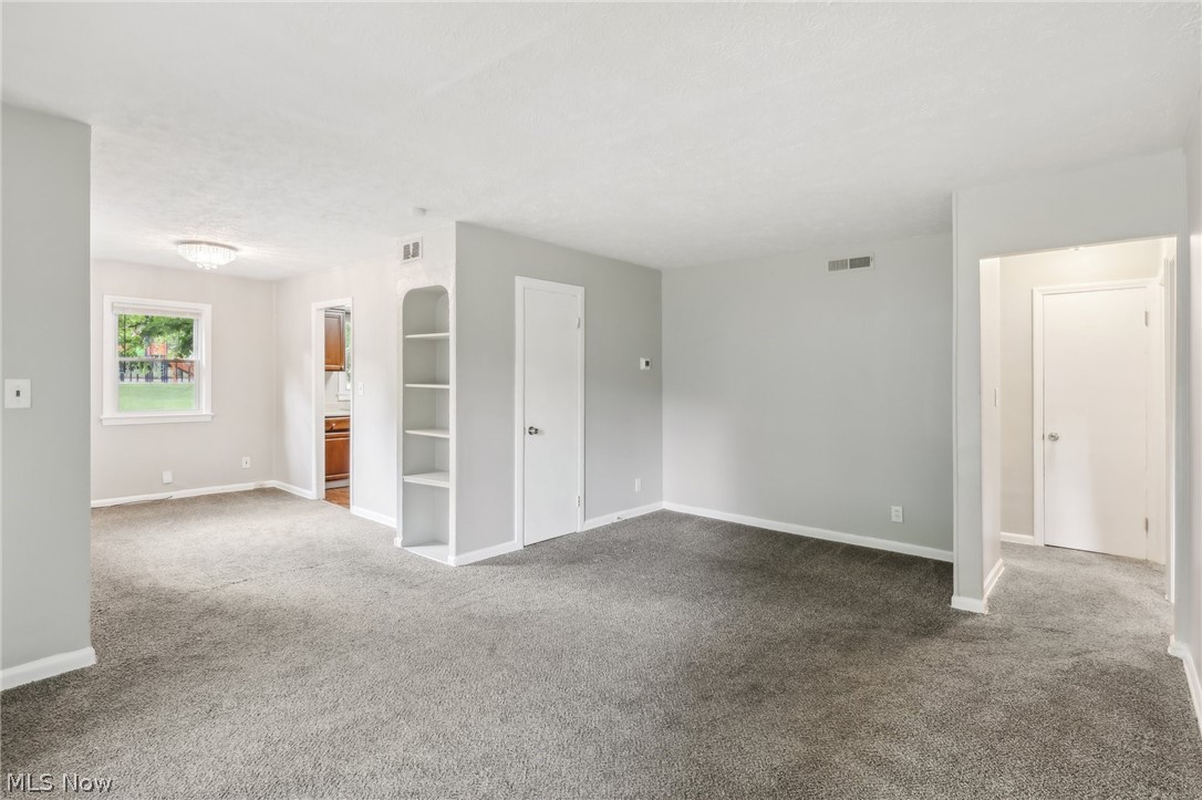2422 Malden Road Cleveland, OH 44121 - Photo 11 of 35