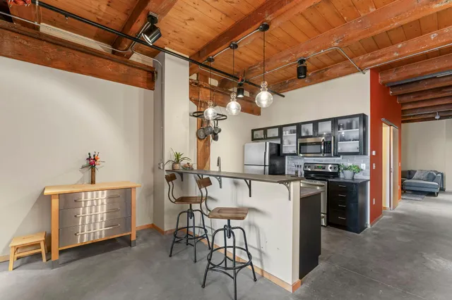 $290,000 | 406 Wacouta Street, Unit 515, St. Paul, MN 55101