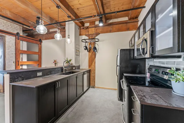 $290,000 | 406 Wacouta Street, Unit 515, St. Paul, MN 55101