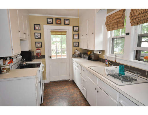 11 Hamblen Street Lexington, MA 02421 - Photo 8 of 20 Gallery Image 8