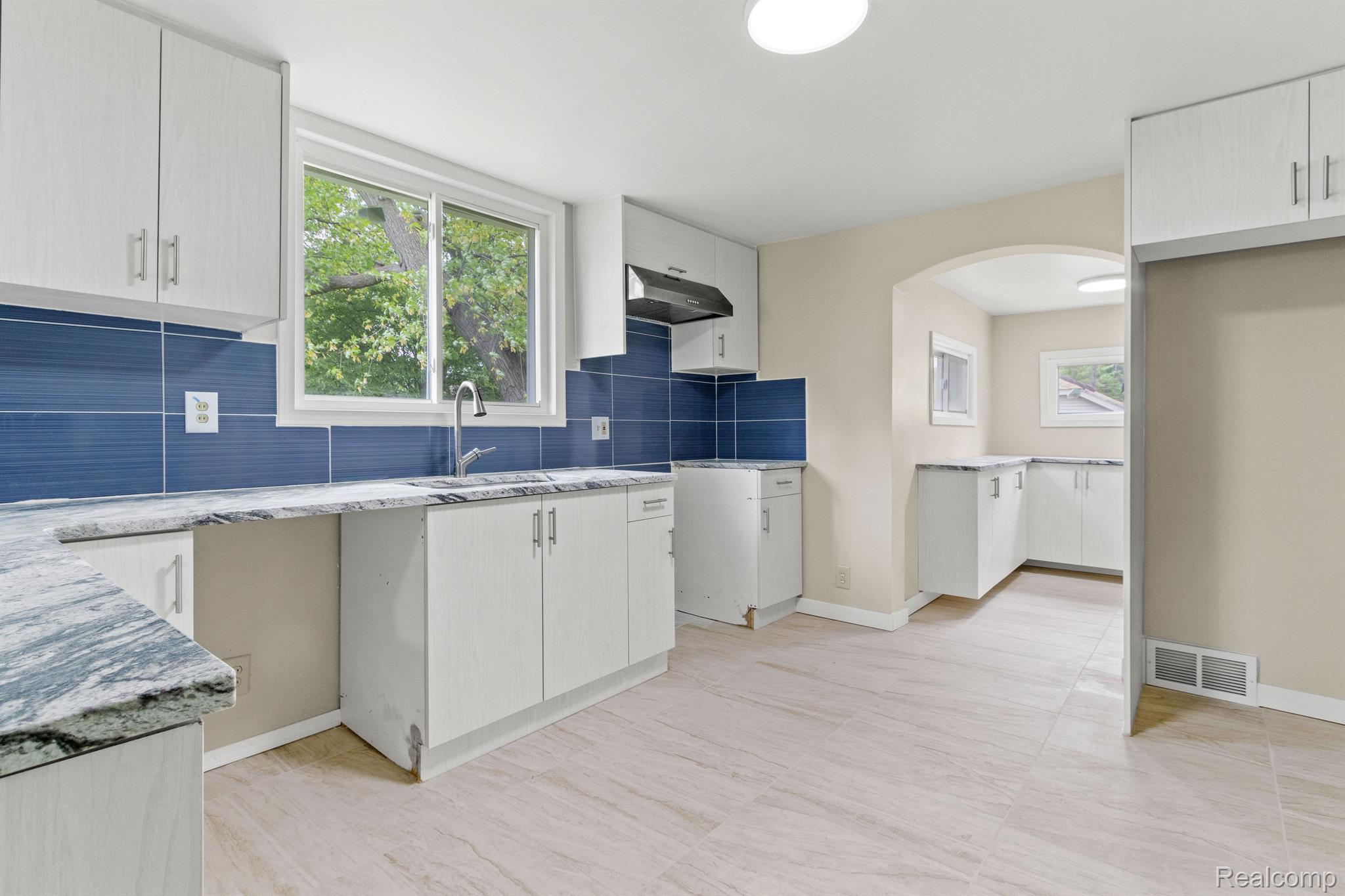 34312 Van Born Road Wayne, MI 48184 - Photo 12 of 50