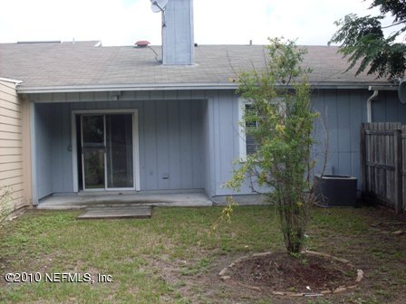 8822 Ivey Road Jacksonville, FL 32216 - Photo 8 of 10 Rear