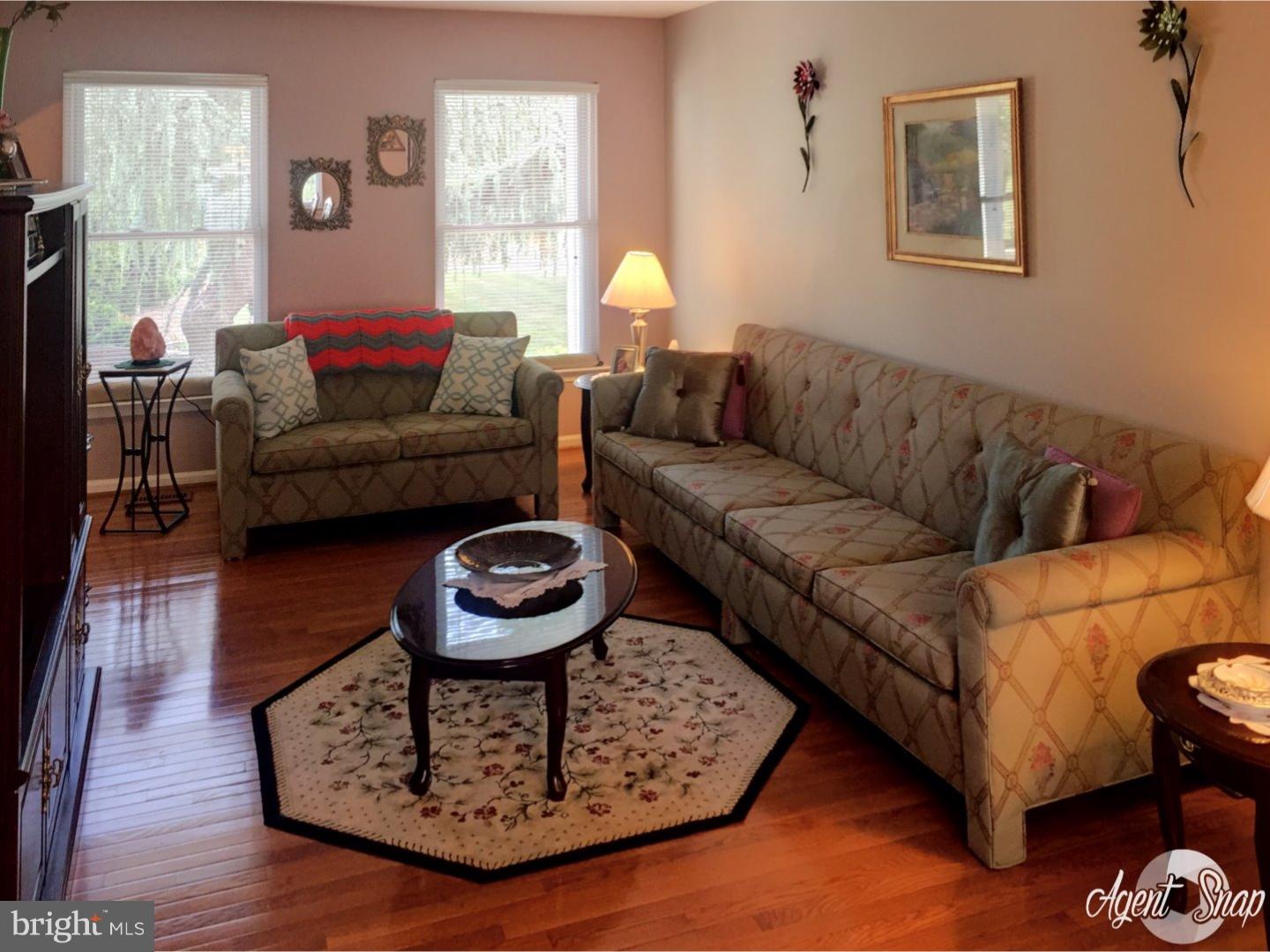 2264 Street Road Warrington, PA 18976 - Photo 9 of 18 Living Room