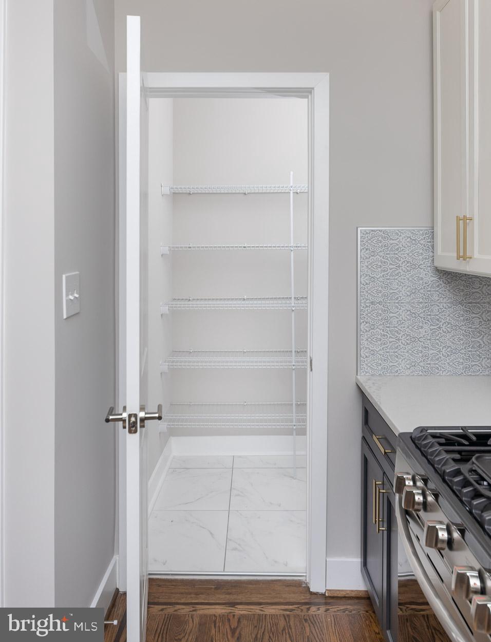 652 Orpington Road Baltimore, MD 21229 - Photo 14 of 40