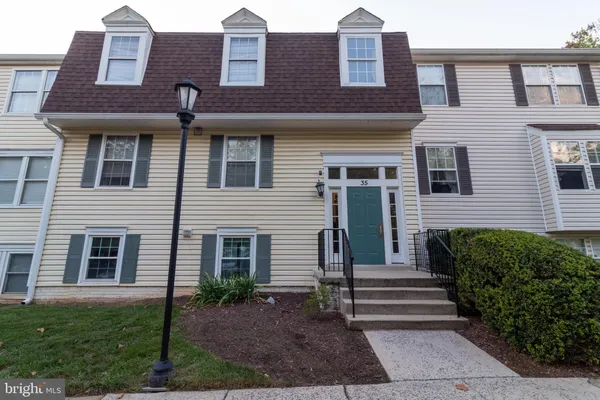 $2,000 | 35 Pickering Court, Unit 3502, Germantown, MD 20874