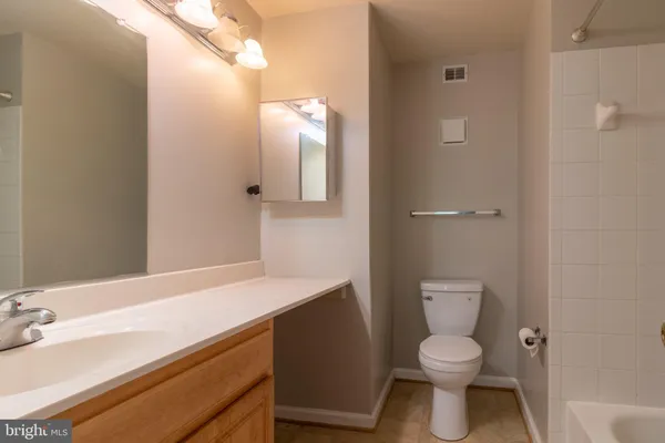 $2,000 | 35 Pickering Court, Unit 3502, Germantown, MD 20874