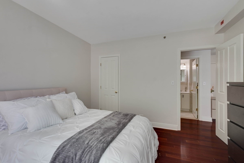 534 Beacon Street, Unit 203 Boston, MA 02215 - Photo 11 of 21