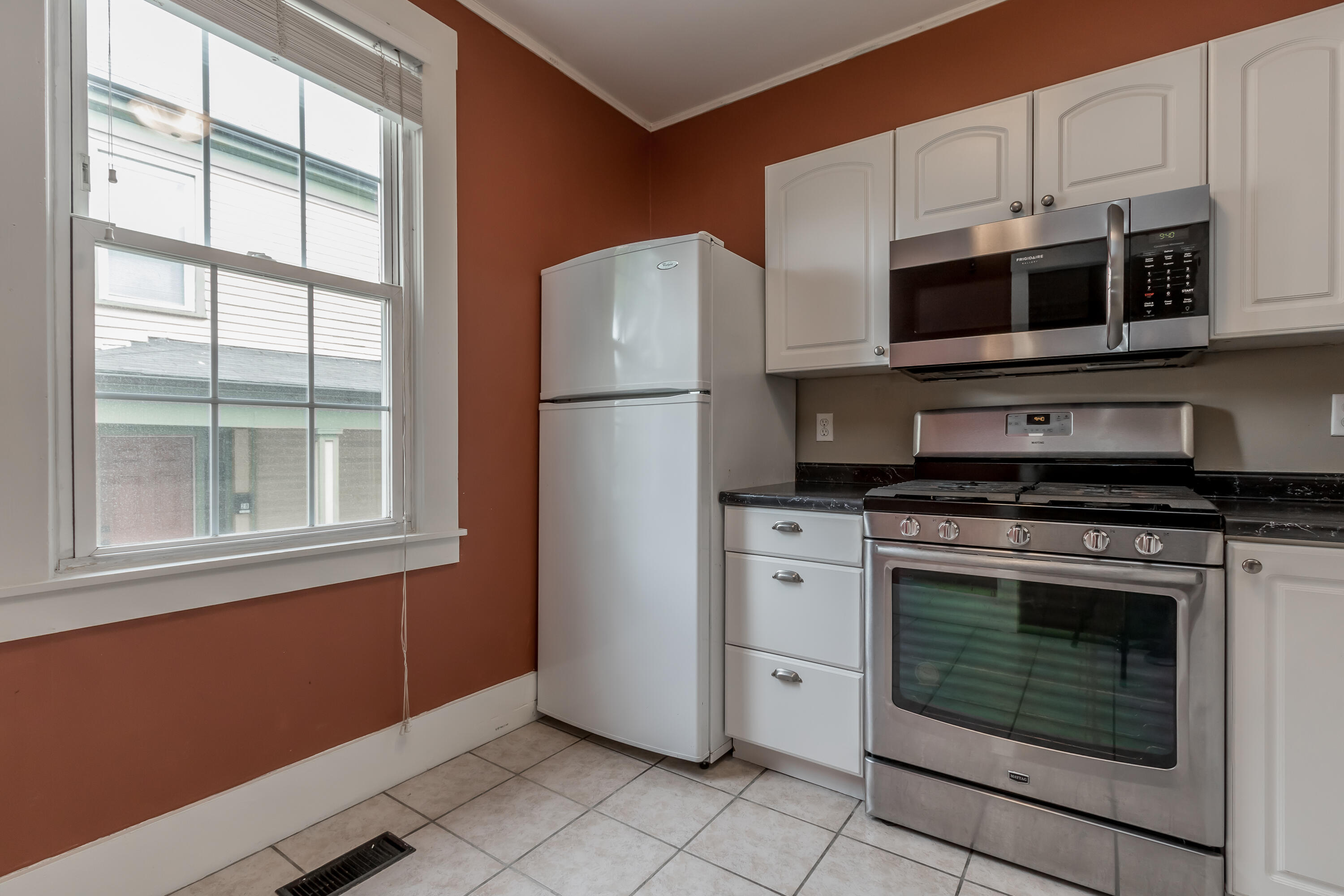 24 Hanover Street, Unit A Portland, ME 04101 - Photo 28 of 62 20210528EG-72028