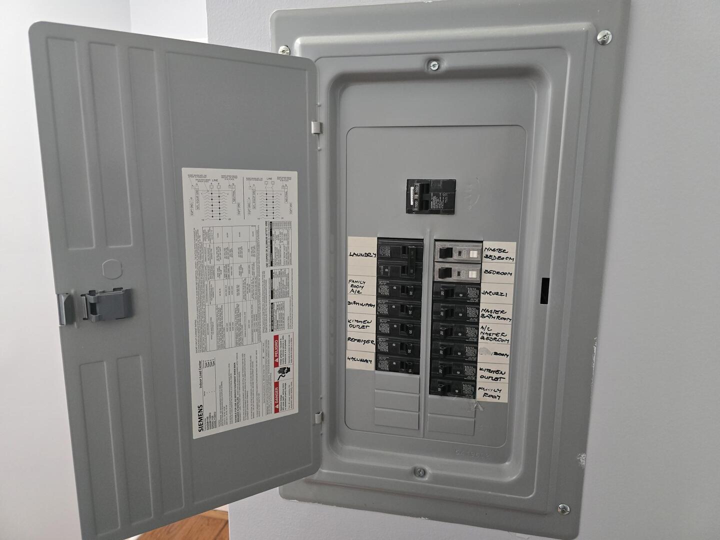 6400 North Ridge Boulevard, Unit 404 Chicago, IL 60626 - Photo 14 of 16 a view of front door