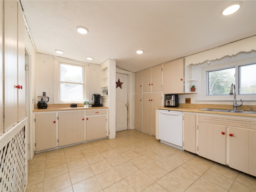 141 Grace Avenue Arcadia, NY 14513 - Photo 8 of 22