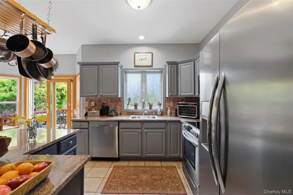 $749,000 | 17 Woodridge Drive, Chester, NY 10918