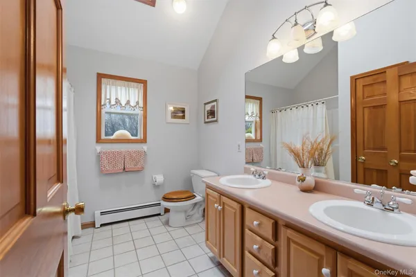 $749,000 | 17 Woodridge Drive, Chester, NY 10918