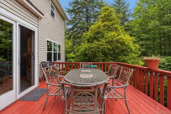 $749,000 | 17 Woodridge Drive, Chester, NY 10918