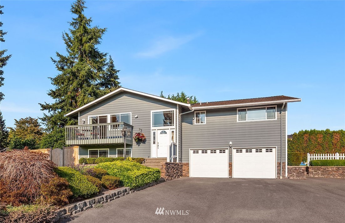 727 Caspers Street Edmonds, WA 98020 - Photo 1 of 25 Gallery Image 1