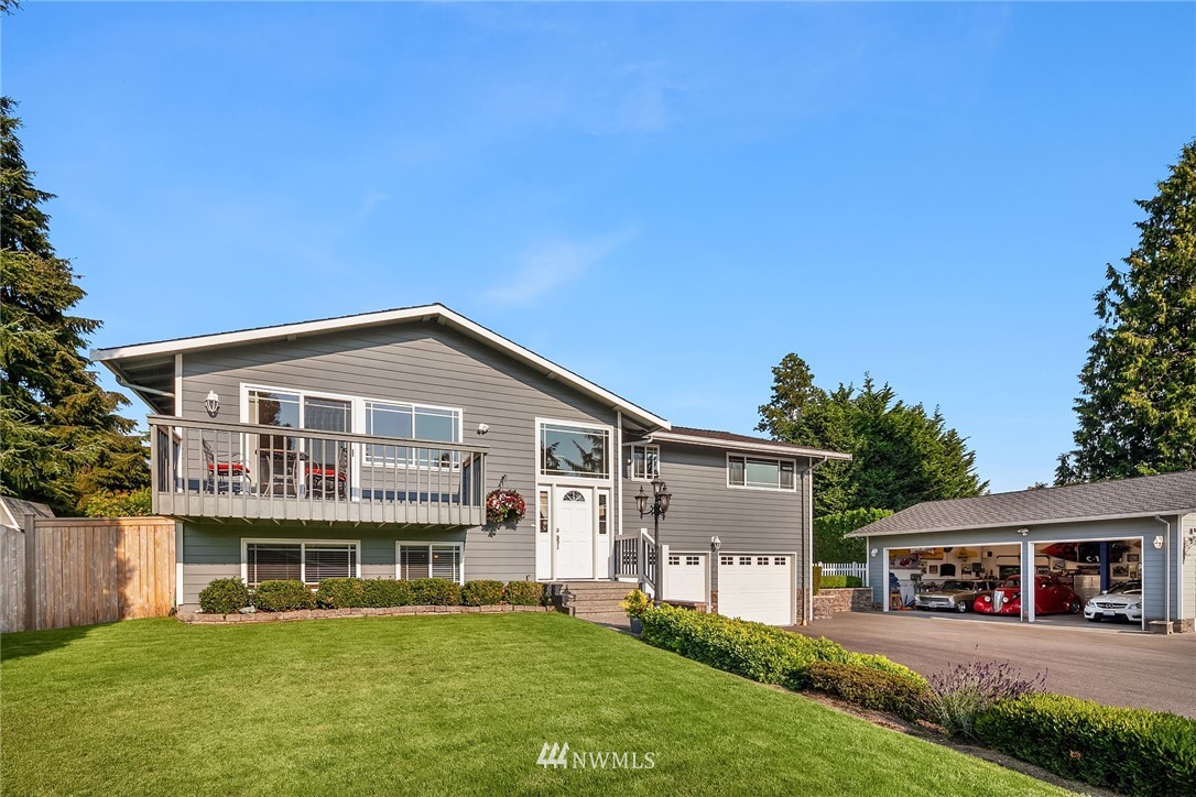 727 Caspers Street Edmonds, WA 98020 - Photo 2 of 25 Gallery Image 2