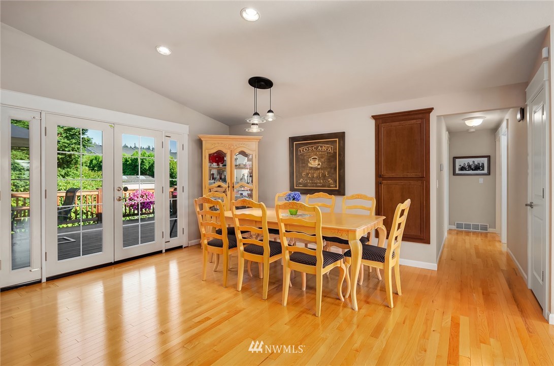 727 Caspers Street Edmonds, WA 98020 - Photo 6 of 25 Gallery Image 6