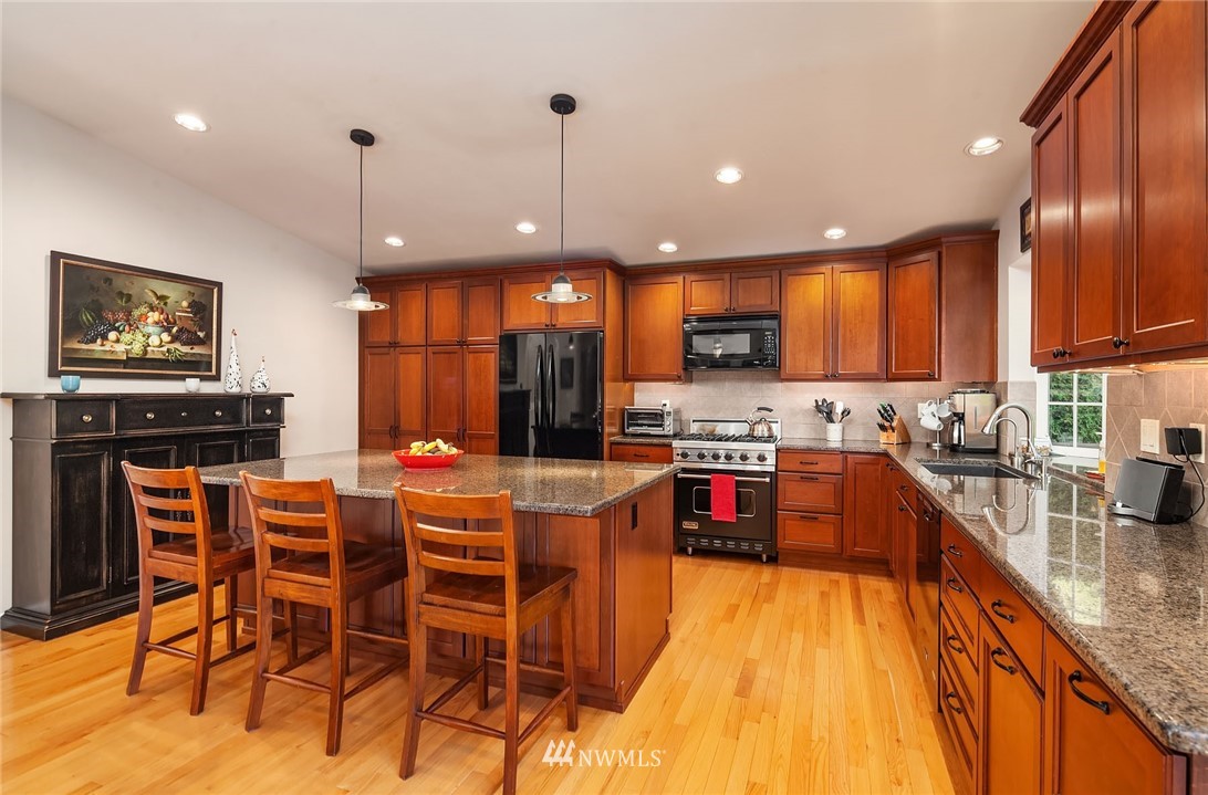 727 Caspers Street Edmonds, WA 98020 - Photo 7 of 25 Gallery Image 7
