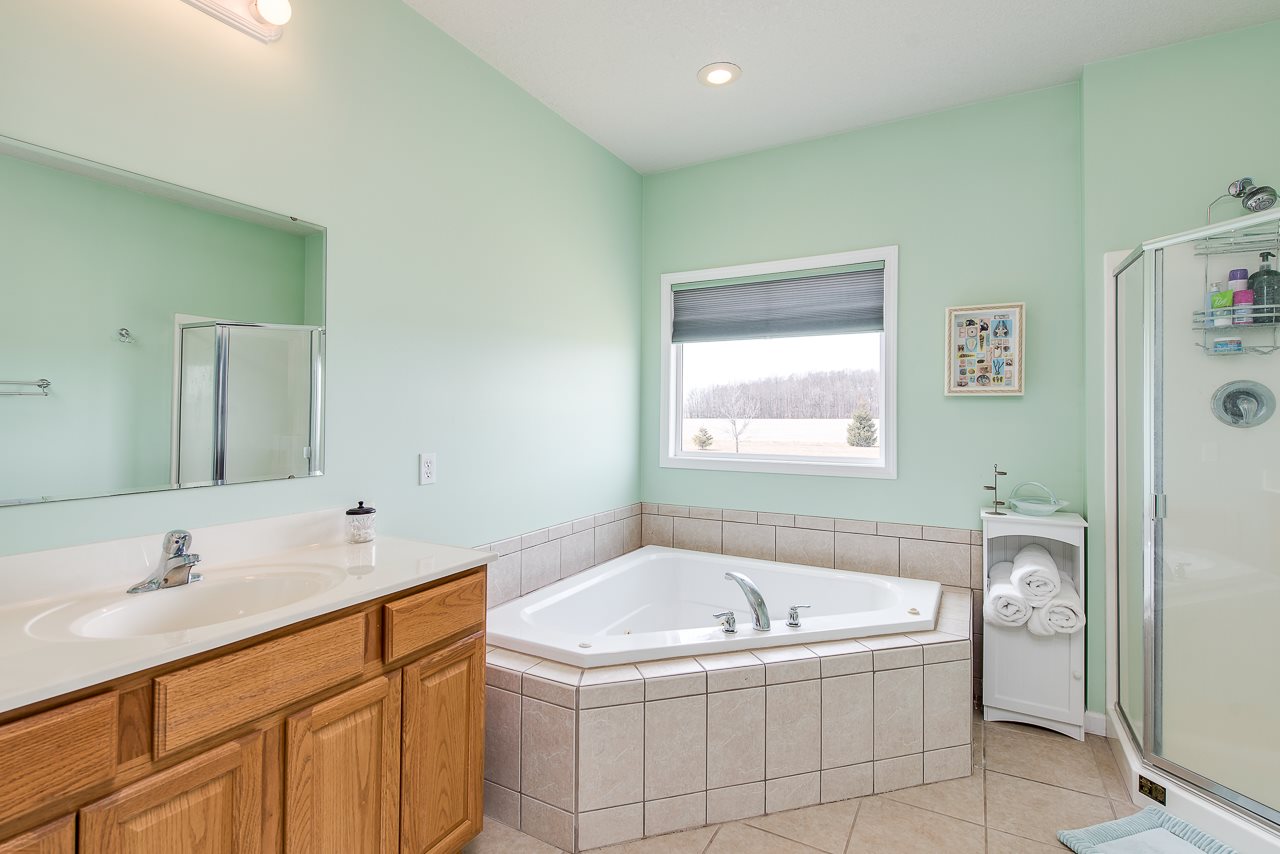 4420 South Loomis Road Shepherd, MI 48883 - Photo 13 of 21 1856589-12.JPG