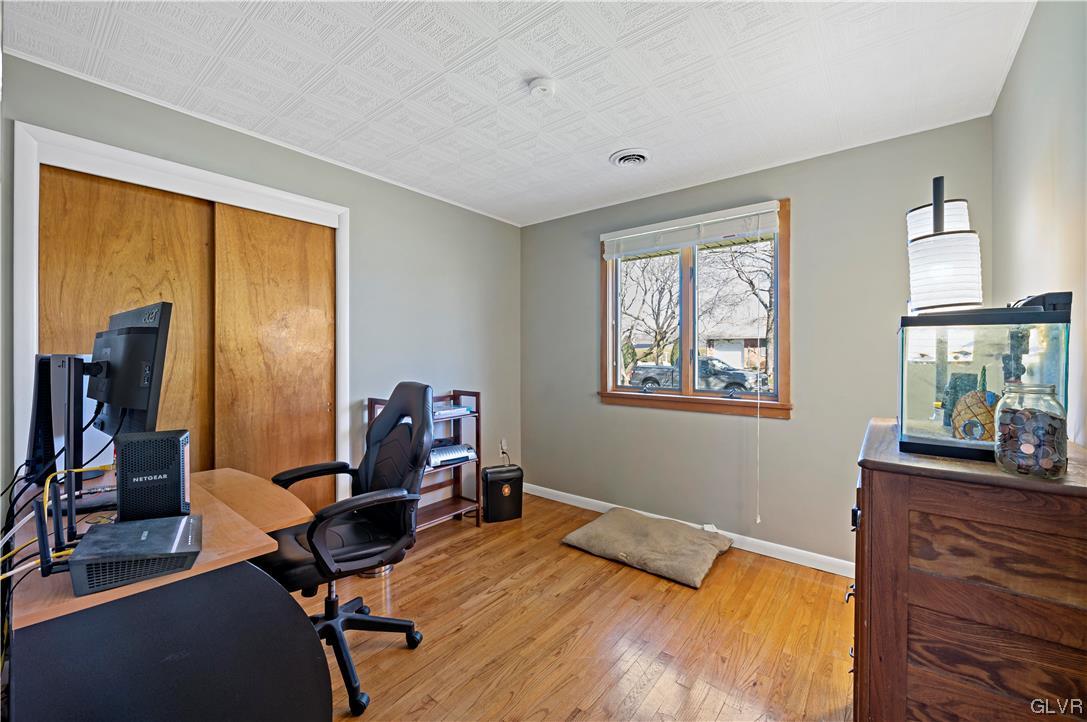 5573 Mohawk Drive Bethlehem, PA 18017 - Photo 12 of 17