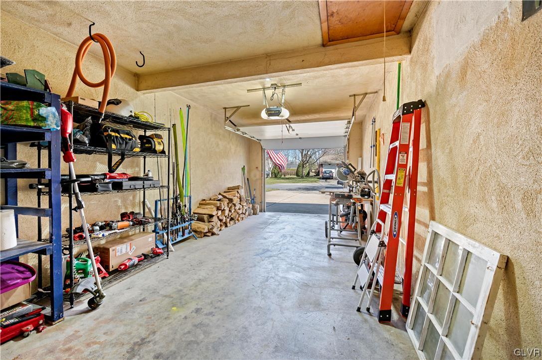 5573 Mohawk Drive Bethlehem, PA 18017 - Photo 16 of 17