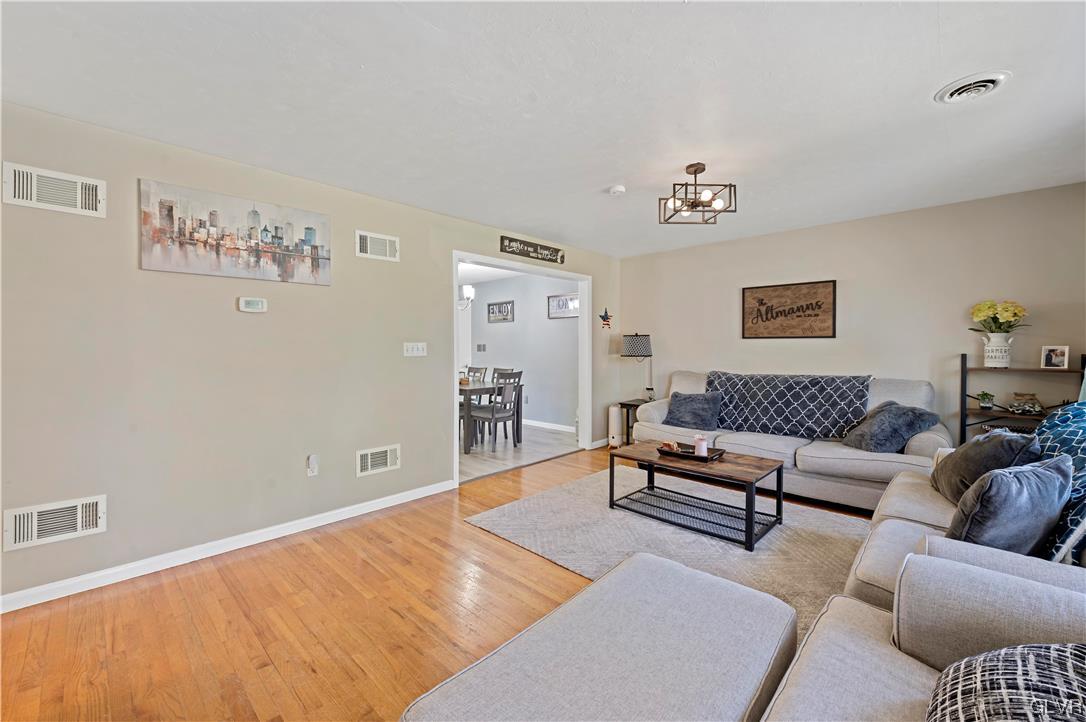 5573 Mohawk Drive Bethlehem, PA 18017 - Photo 4 of 17