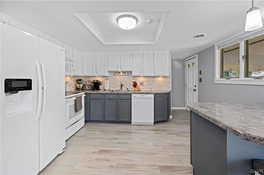 5573 Mohawk Drive Bethlehem, PA 18017 - Photo 8 of 17