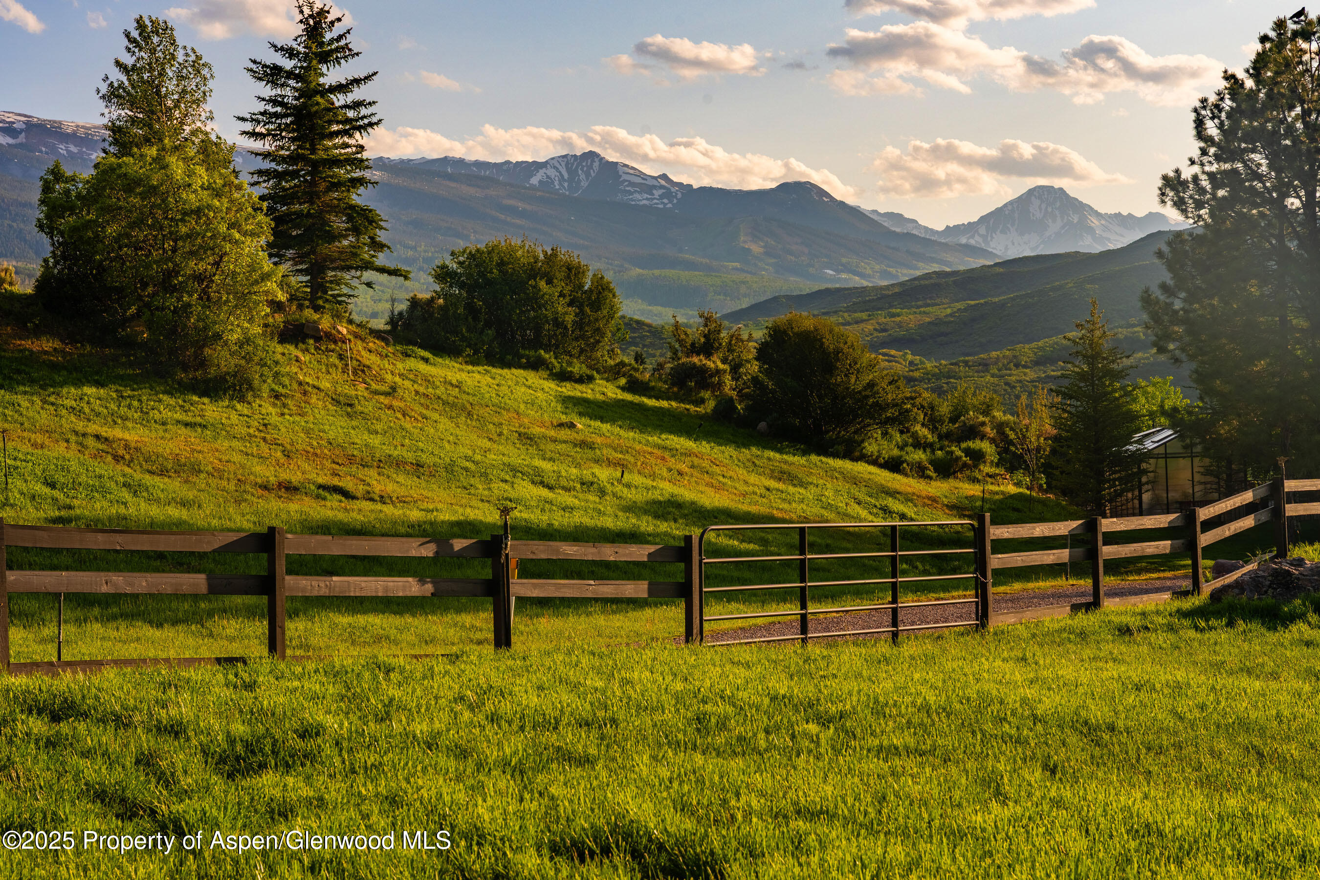 26 Bunker Loop Aspen, CO 81612 - Photo 7 of 103 26BunkerLp_DASH61